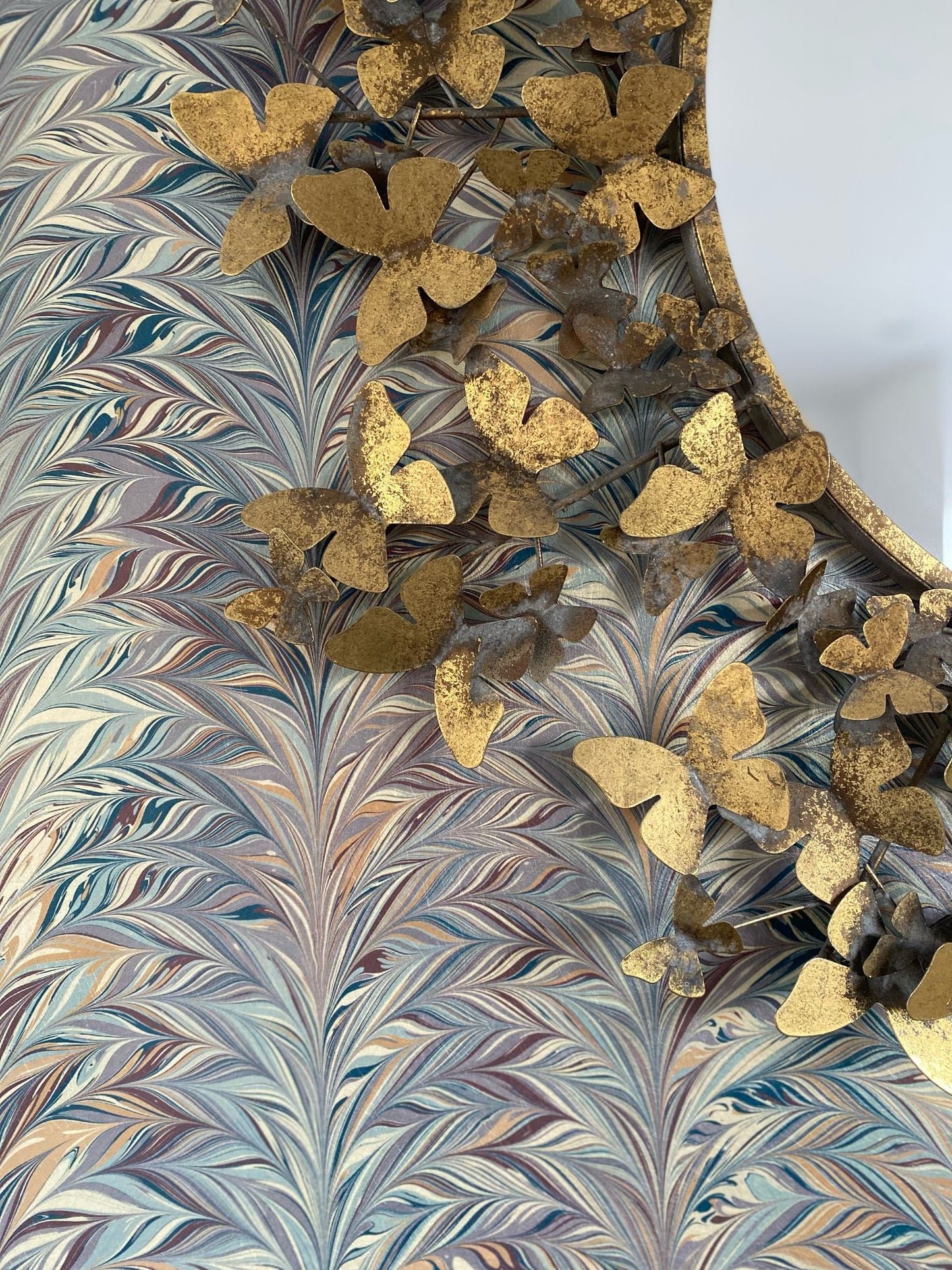 Marbled Wallpaper - 'Foxtail' Col: Woodstock - Mica Coated Non-Woven
