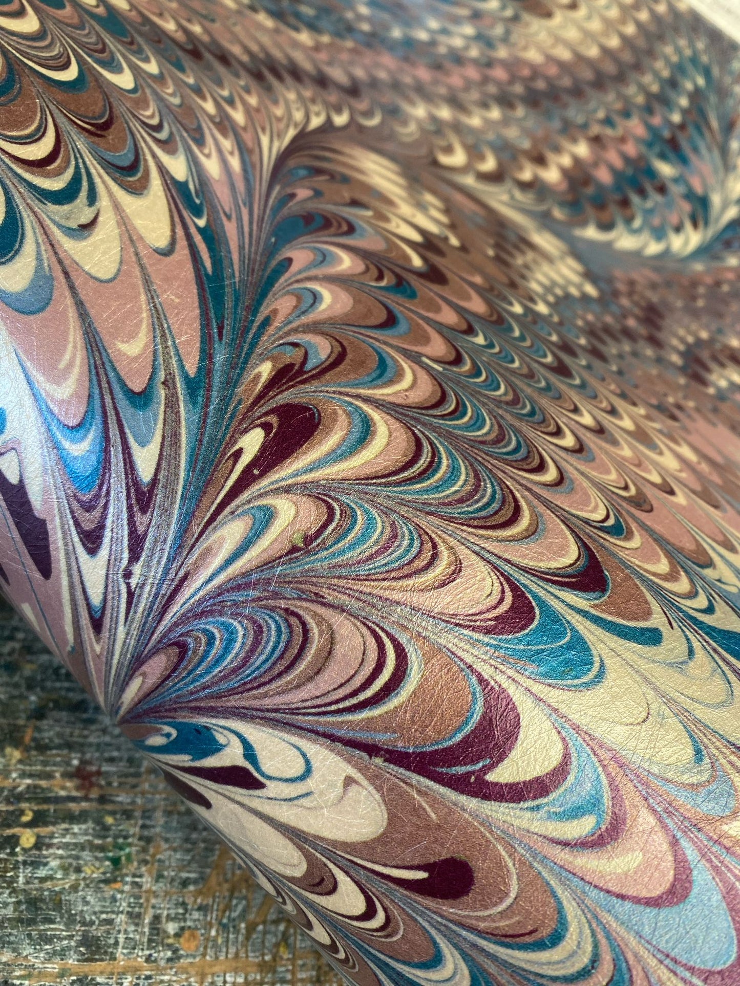 Marbled Wallpaper - 'Pirouette' Col: Berry Imperial - Mica Coated Non-Woven