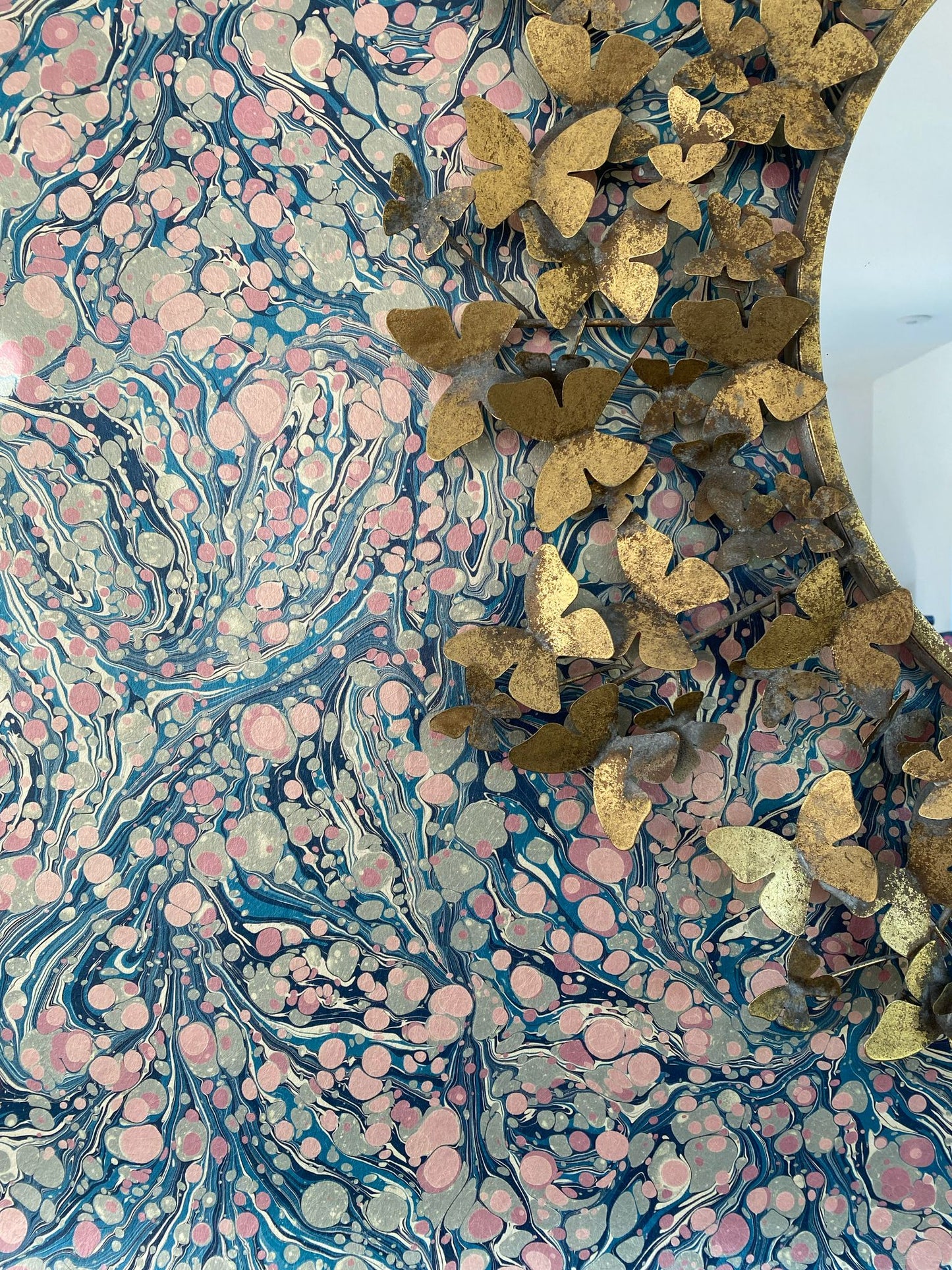 Marbled Wallpaper - 'Flora' Col: Rosa - Mica Coated Non-Woven