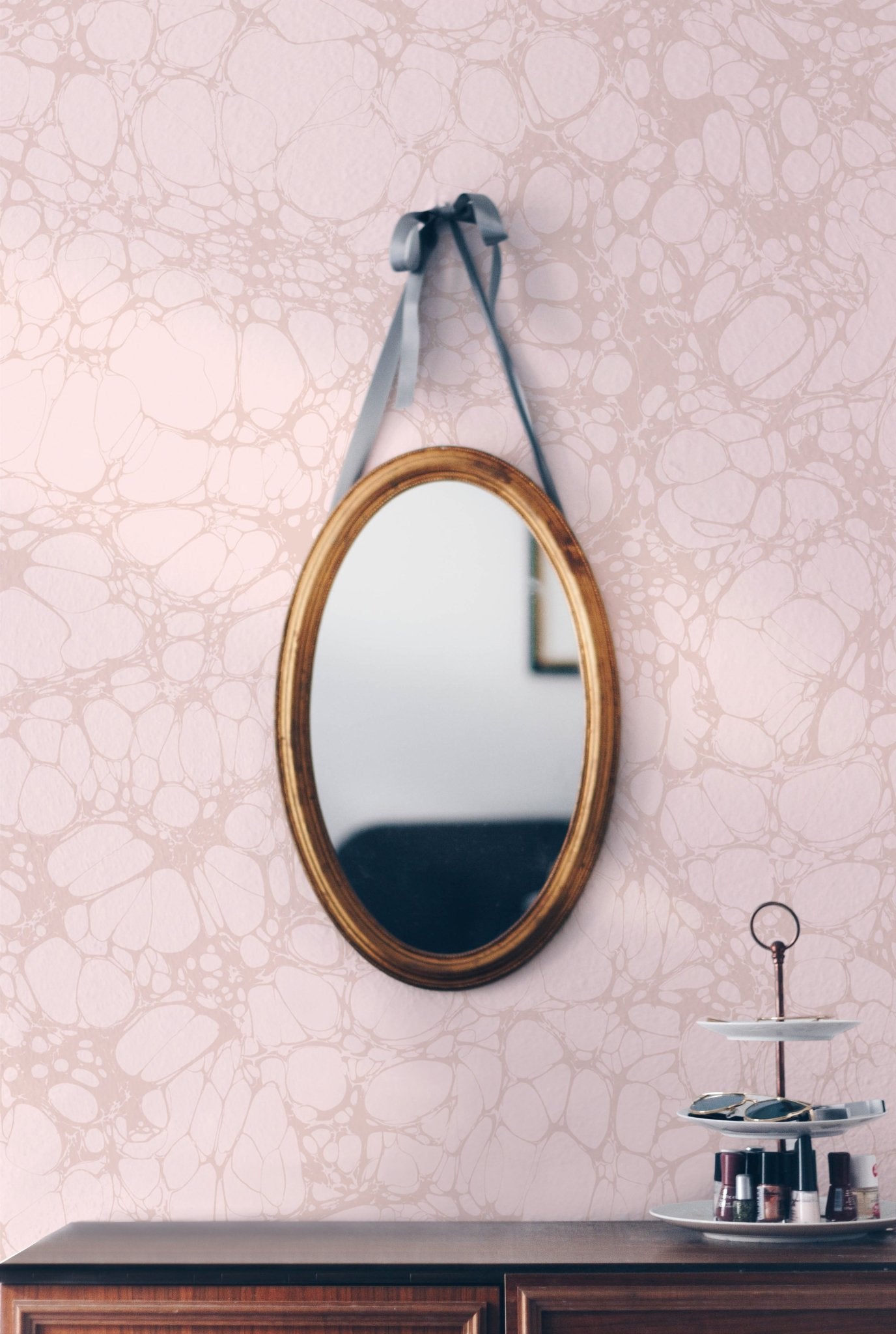 House of Amitié - Custom Marbled Wallpaper - 'Moucheté' - Eco or Mica Non Woven - House of Amitiéproduct_type#WAL - CUSTOM - MOUCHETÉ - MICA
