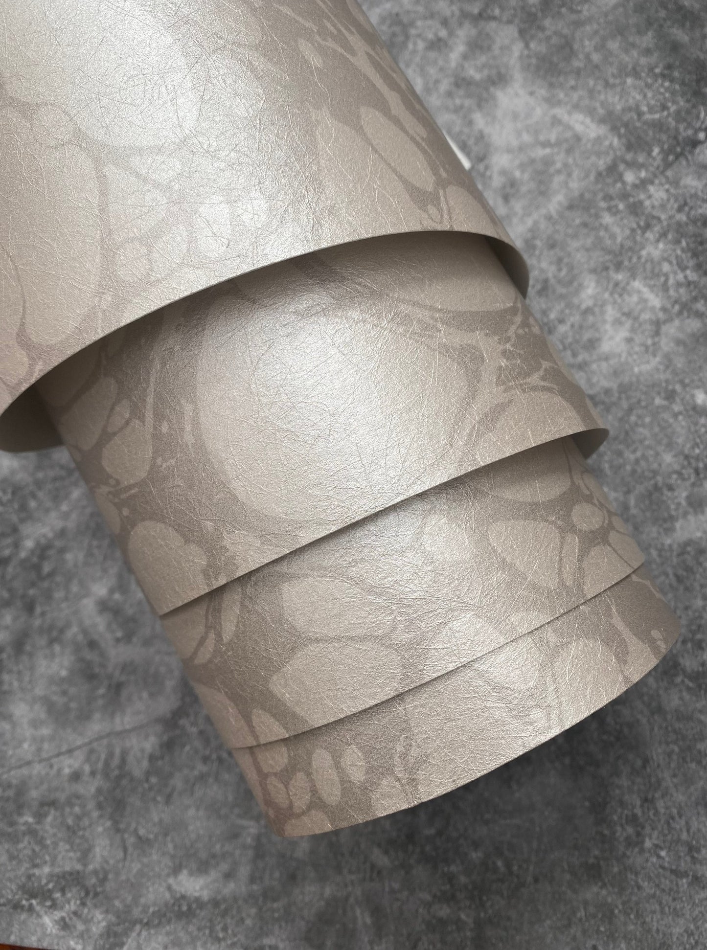 In Stock: Marbled Wallpaper - 'Moucheté' Col: Silver Ghost - Mica Coated Non-Woven