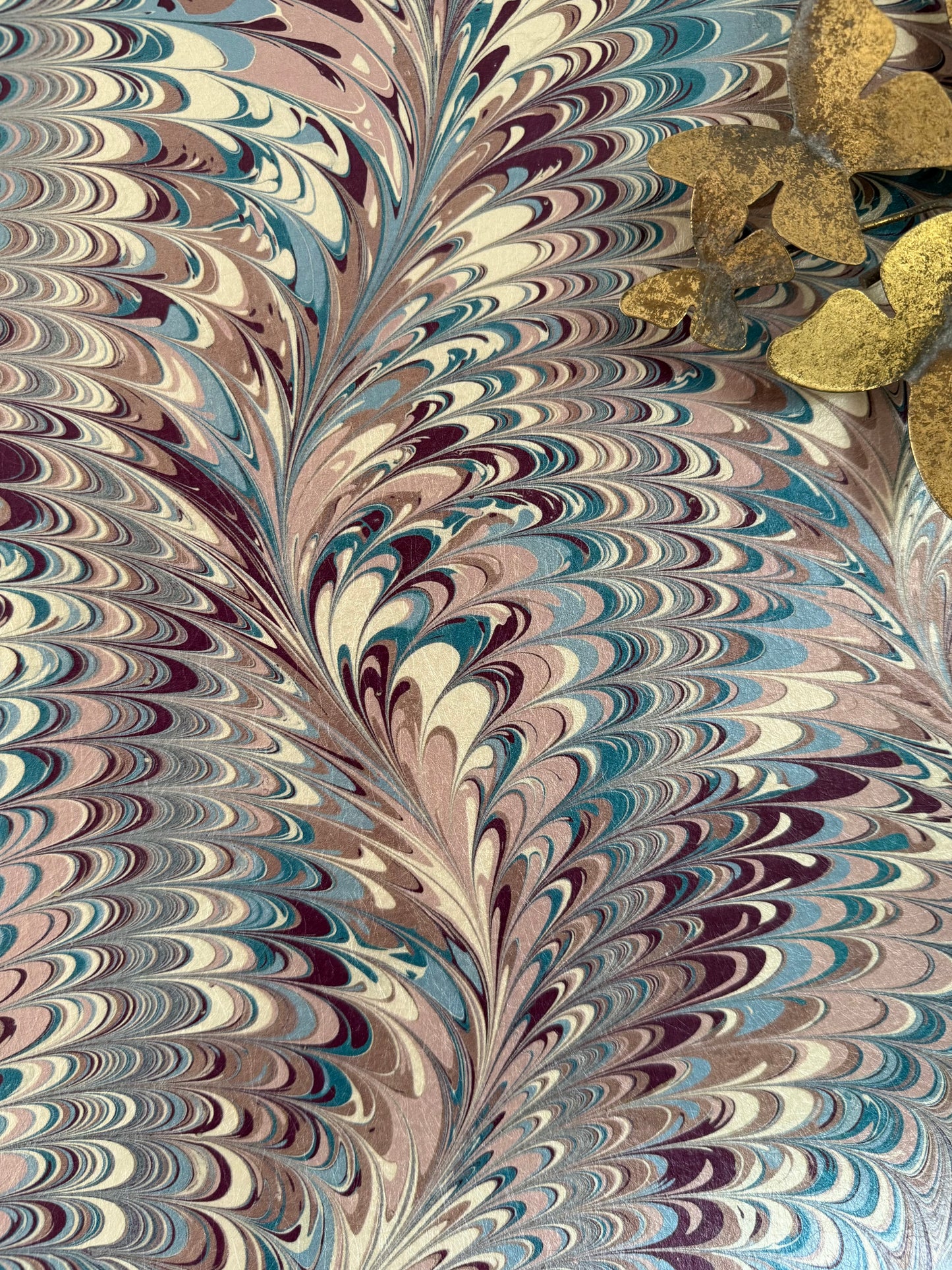 Marbled Wallpaper - 'Pirouette' Col: Berry Imperial - Mica Coated Non-Woven