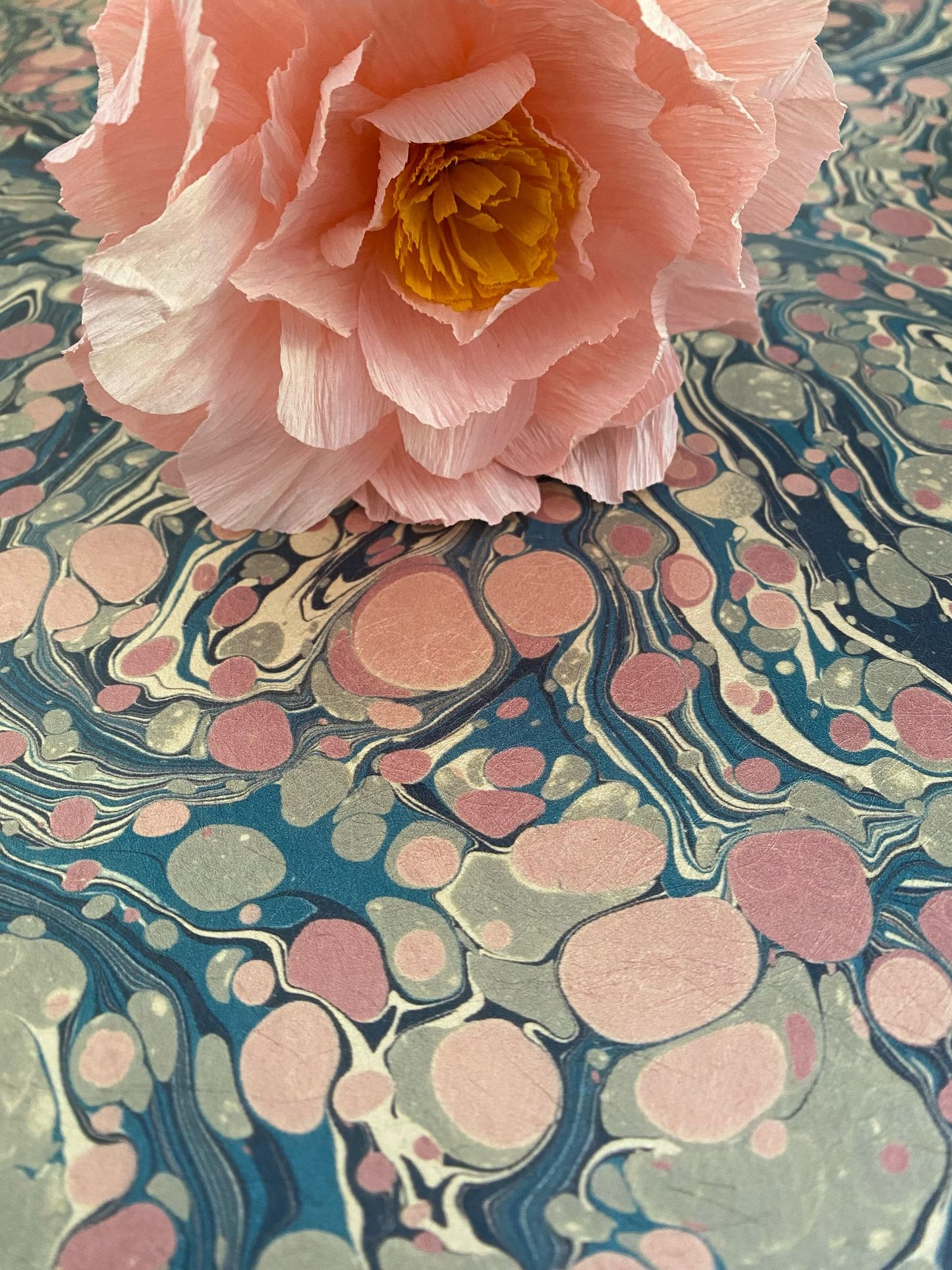 Marbled Wallpaper - 'Flora' Col: Rosa - Mica Coated Non-Woven
