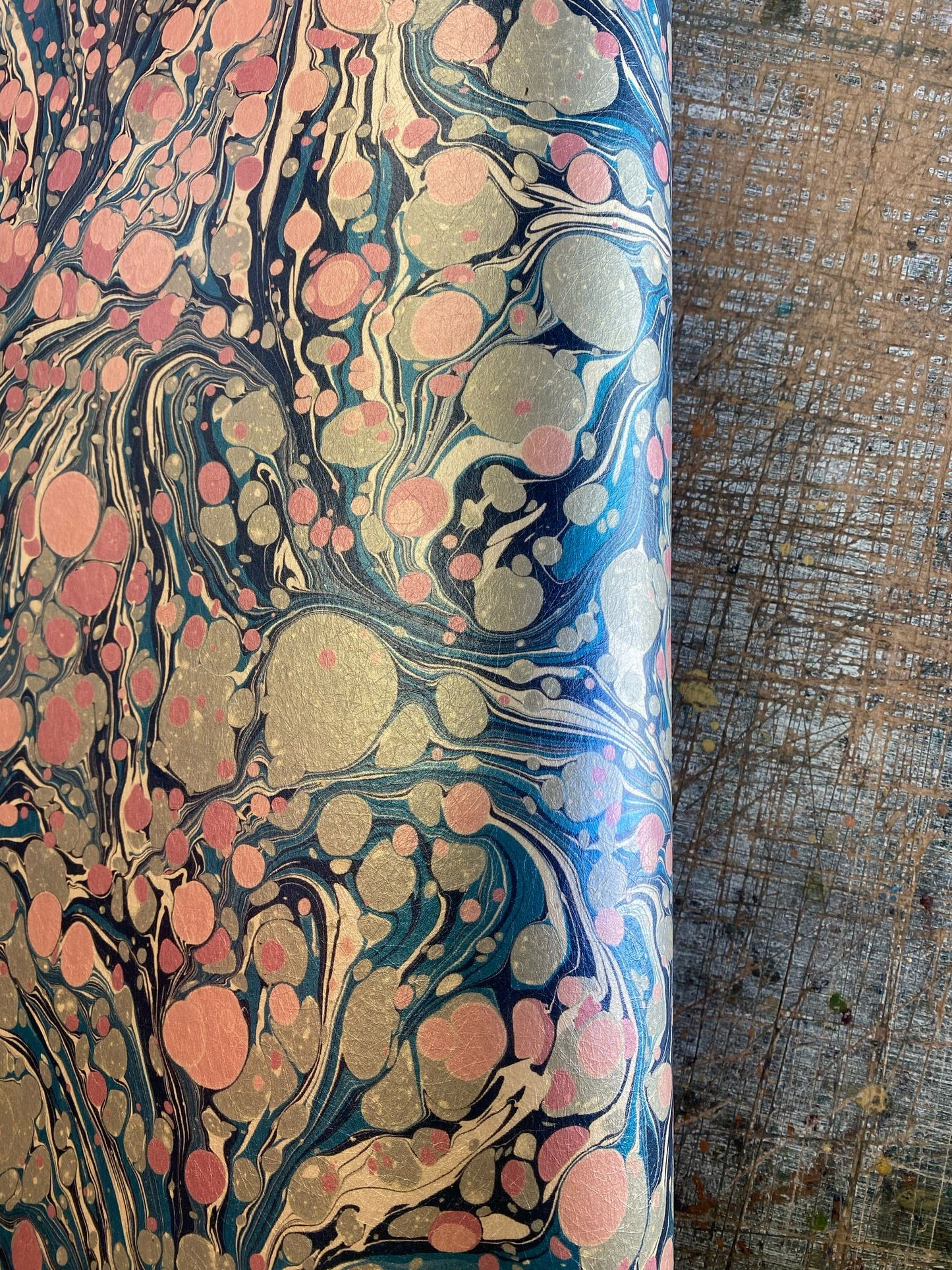 Marbled Wallpaper - 'Flora' Col: Rosa - Mica Coated Non-Woven